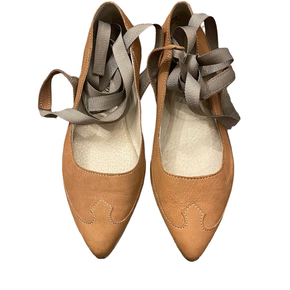 Free People brown suede flats with lace up ties size 40 9.5 womens.  Ballerina.